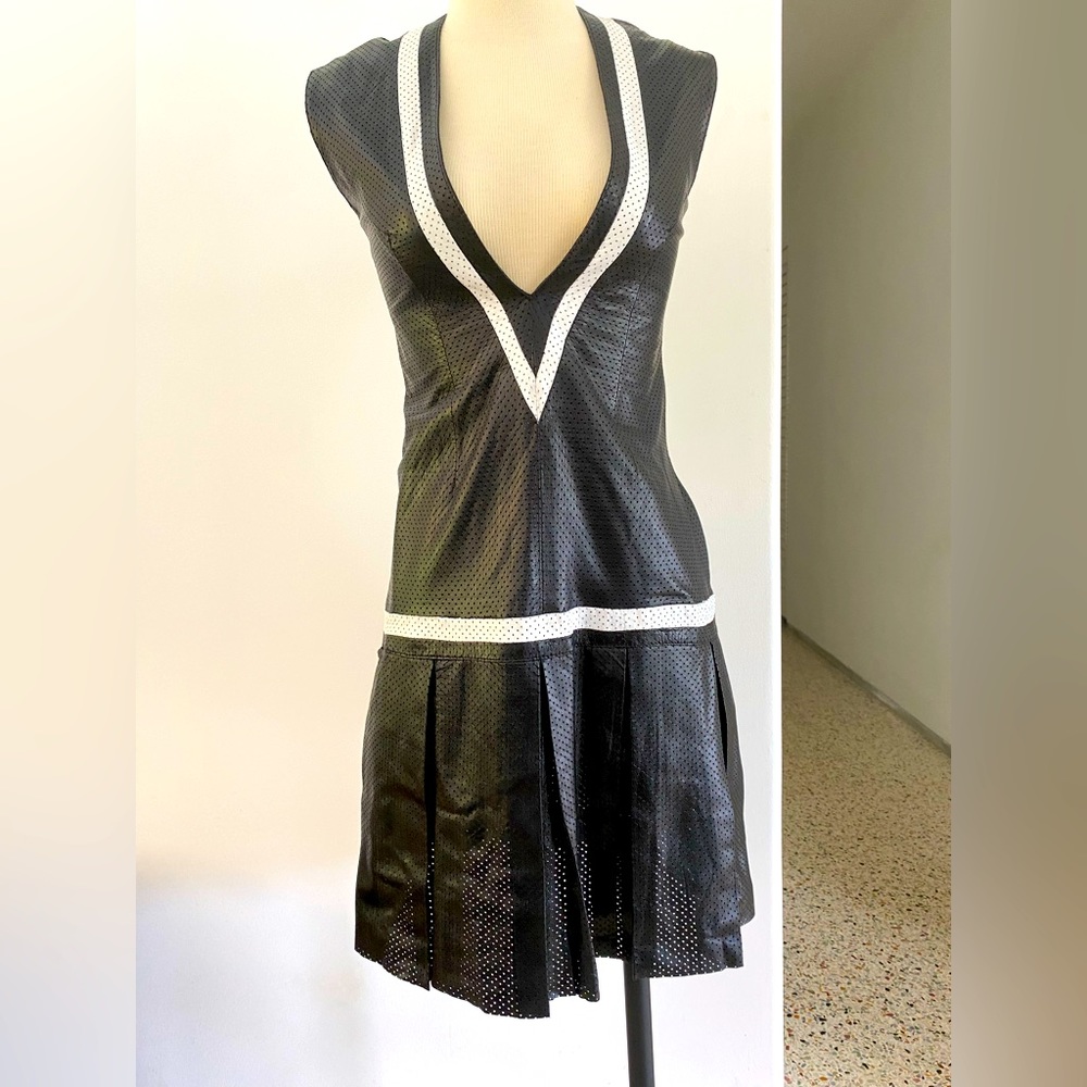 Italian Design perforated soft leather vneck tennis style dress sz 32